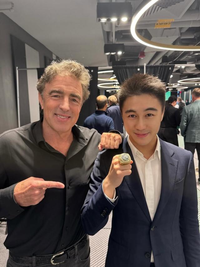 net, 等新旧老板, 老板之一何